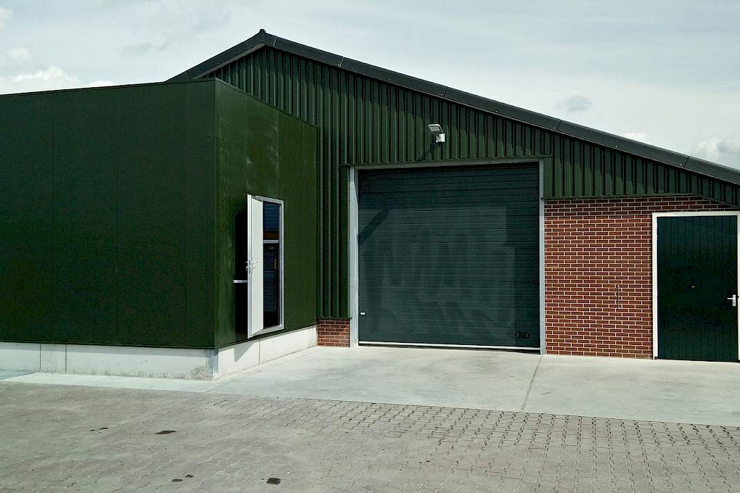 Fotoserie: Na nieuwbouw alle opfokhennen op één locatie