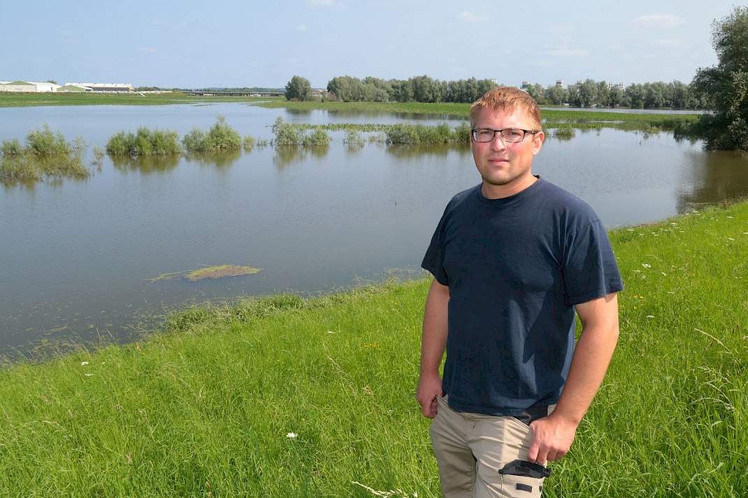 Fotoserie: De verloren oogst van melkveehouder Van Zoelen door hoogwater in Druten