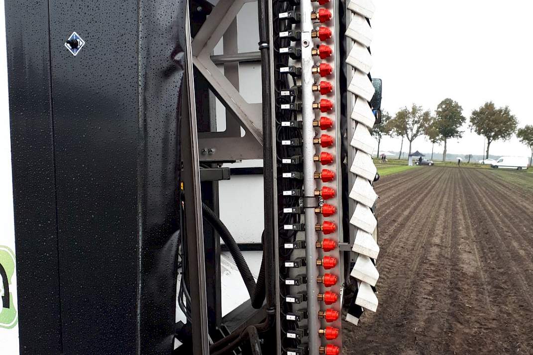 Abemec toonde de ARA spotsprayer van het Zwitserse bedrijf EkoRobotix.