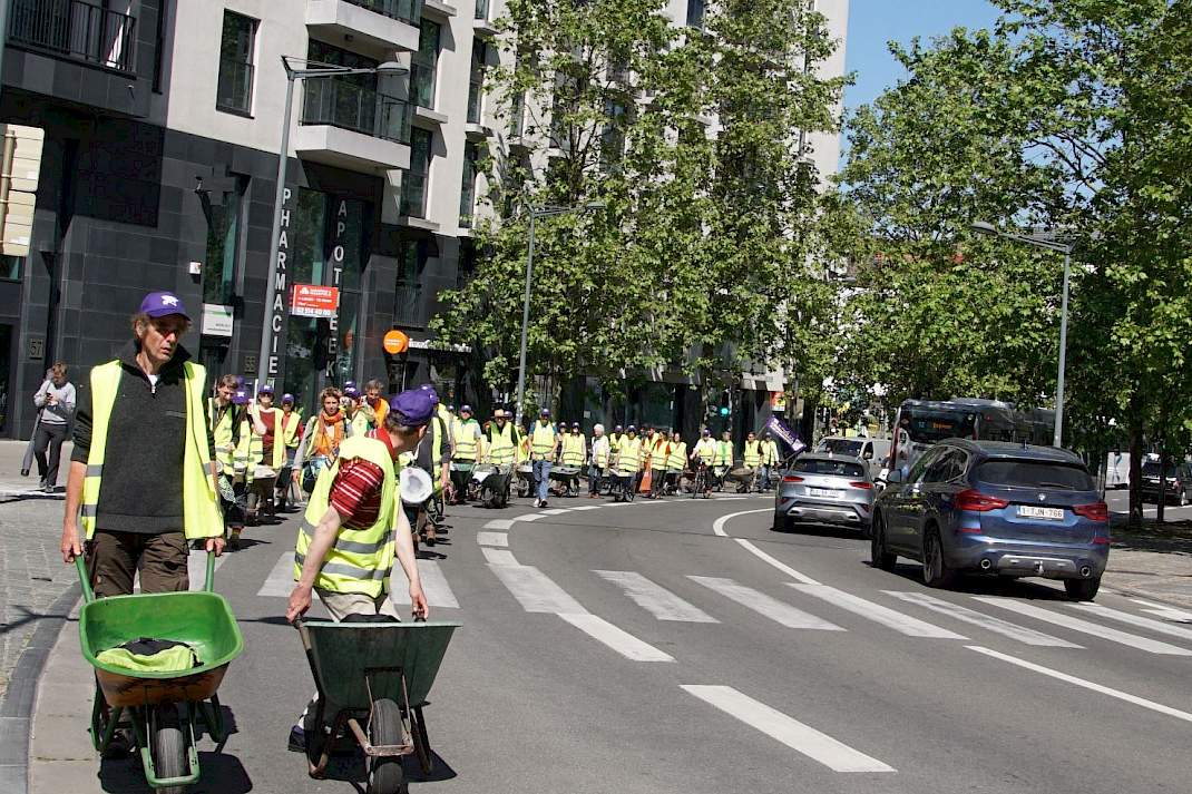 Kruiwagenmars voor de levende bodem in de Europese wijk