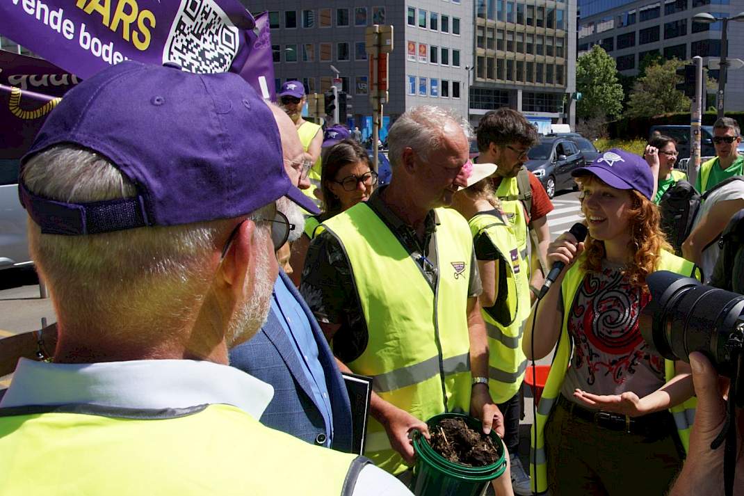 Fides Lapidaire van 'Give a shit' roept op de kringloop inclusief menselijke mest te sluiten