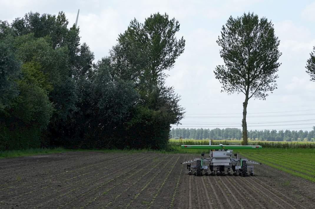 Farmdroid aan het werk