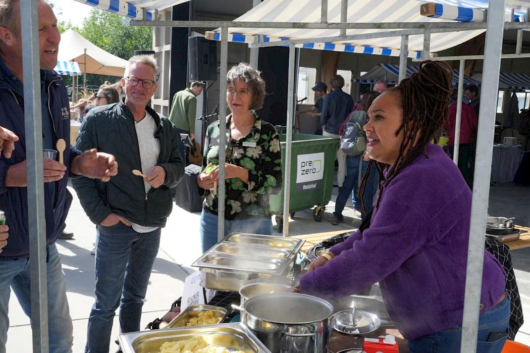TV-kok Sharon de Miranda kookte met robuuste aardappelrassen