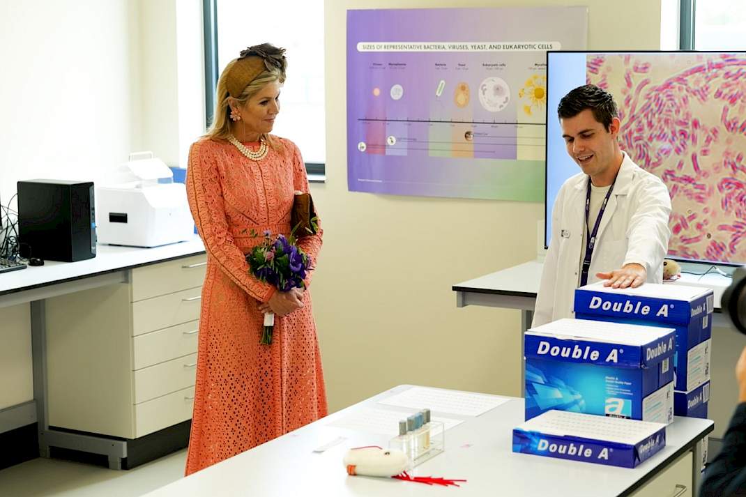 Hare Majesteit Koningin M&aacute;xima opent Intracare in Veghel.