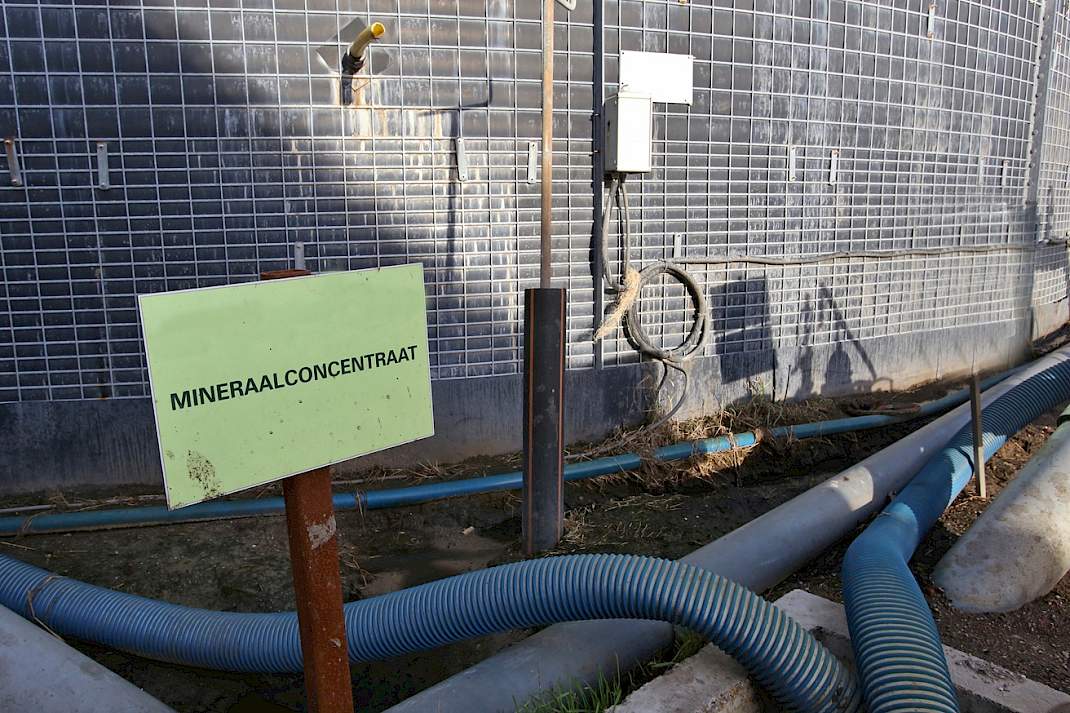 Mineralenconcraat wordt verpompd