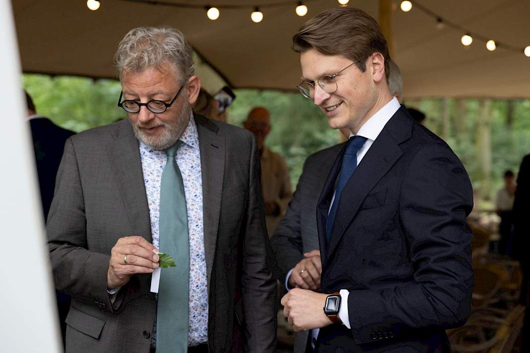 Gedeputeerde Peter Drenth van Gelderland en minister Jaimi van Essen van LVVN.