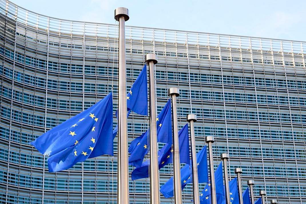 Europese vlaggen voor het Berlaymont-gebouw