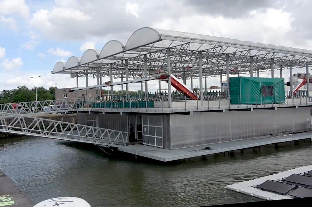 De Floating Farm in de Rotterdamse Merwedehaven.