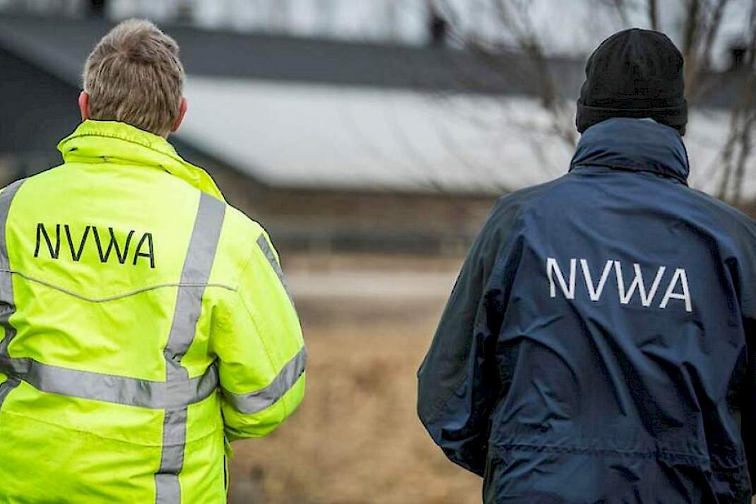Twee NVWA inspecteurs