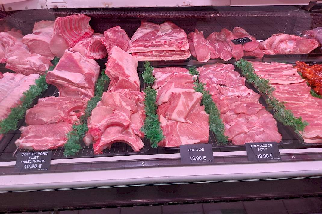 Varkensvlees in het schap