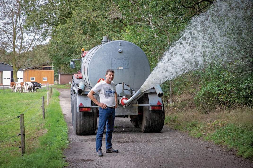 Melkveehouder Peter Rietman: „Ik hou een 10 kuub tank zonder bemester speciaal voor brandbestrijding aan.”