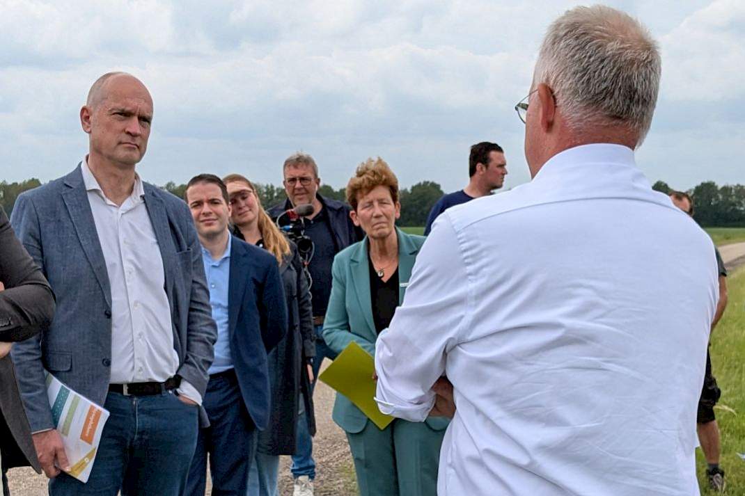 Gert-Jan Segers liet zich in juni in Zeijen (DR) nog bijpraten door de praktijk