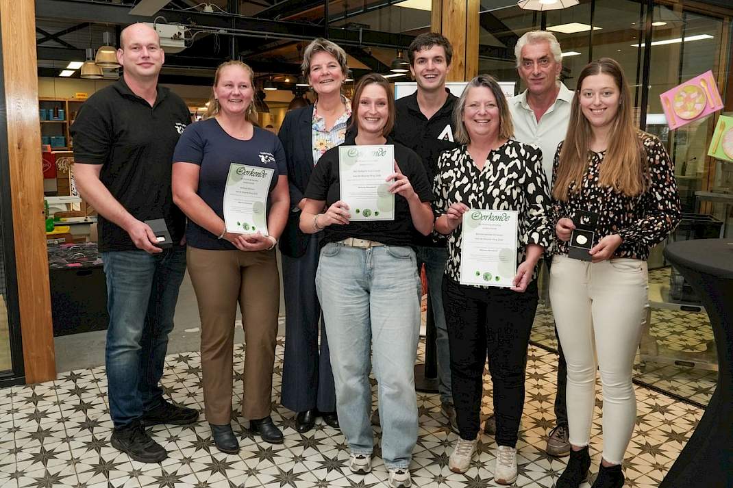 Melktap Nijeveen en Boerderijwinkel Smilande winnen Drentse Waarde-Ring