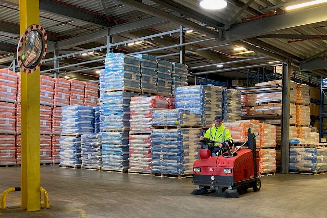 Melkpoeder in de hal bij producent Denkavit.