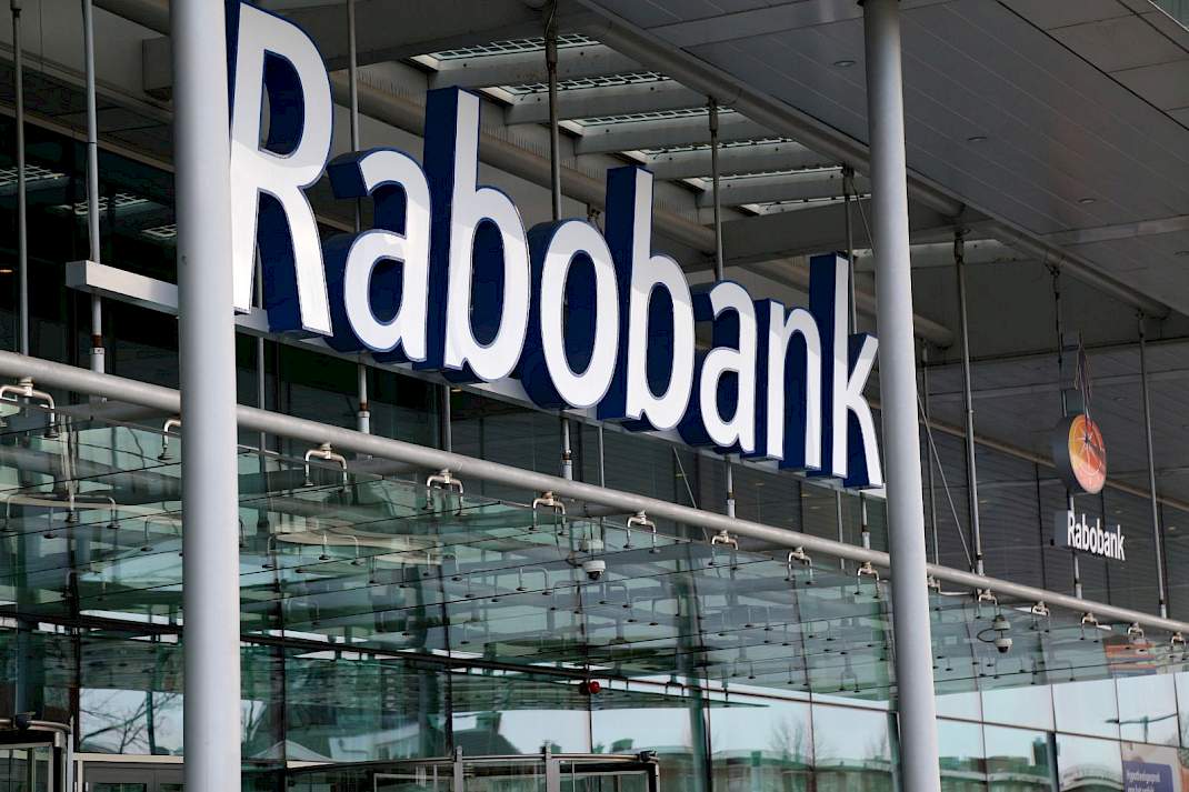 Rabobank logo bij het hoofdkantoor van de bank in Utrecht