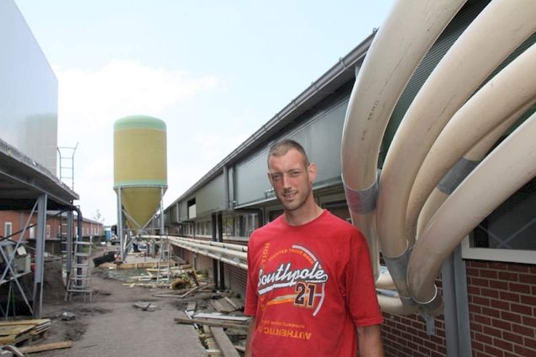 Fotoserie: Van Kerkhof bouwt simpele maar gedurfde stal
